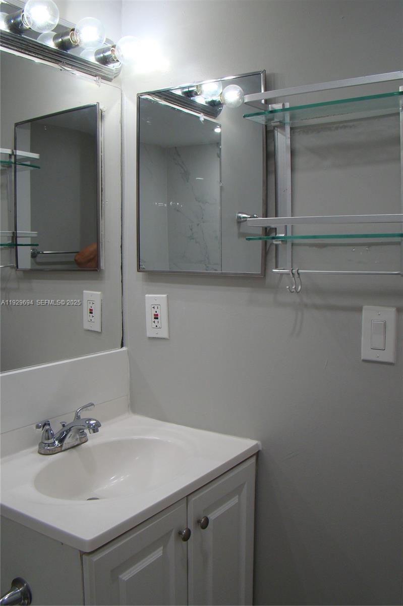 VILLAS AT CIRCLES EDGE CO - Residential Lease