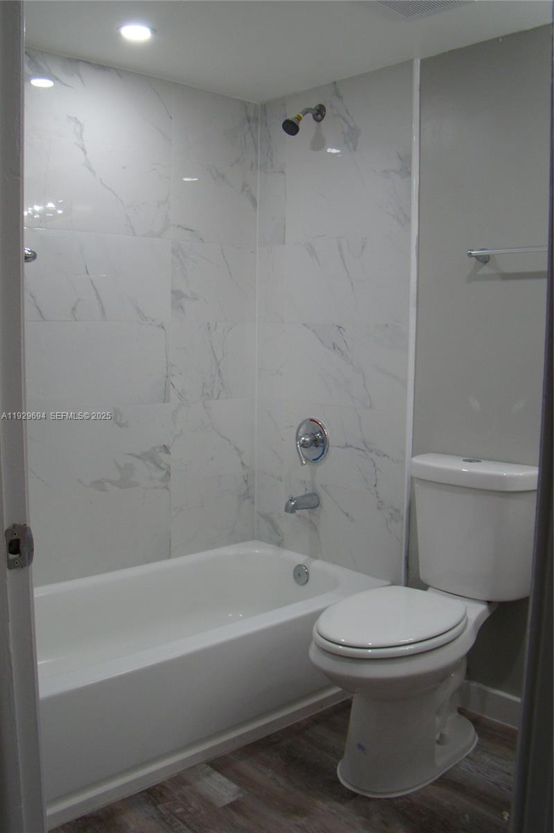 VILLAS AT CIRCLES EDGE CO - Residential Lease