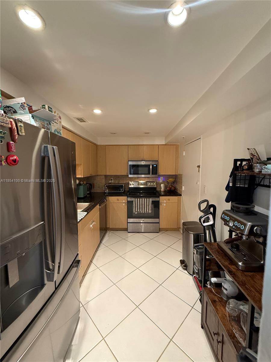 10350 W Bay Harbor Dr 2L