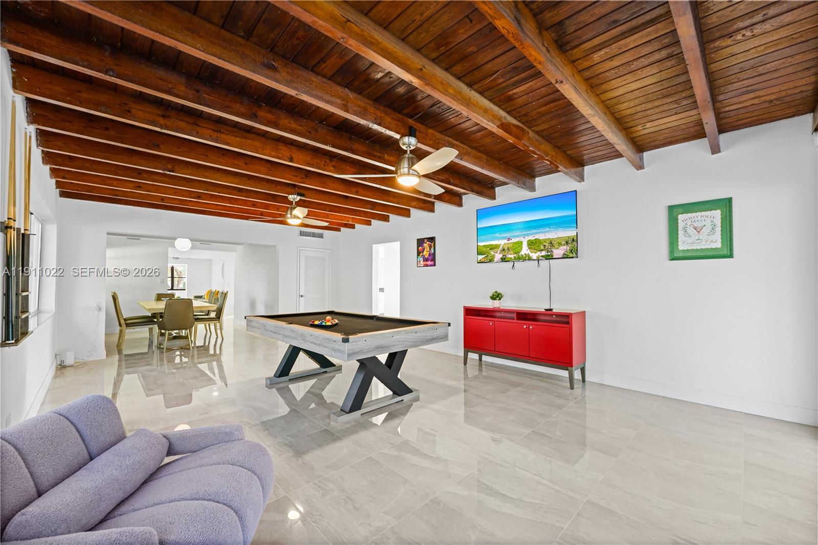 HOLLYWOOD LITTLE RANCHES - Residential