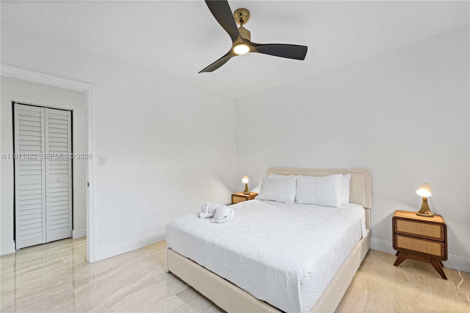 HOLLYWOOD LITTLE RANCHES - Residential