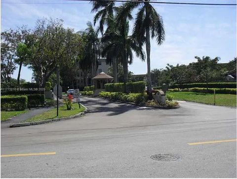 113 Royal Park Dr 2H Oakland Park FL 33309