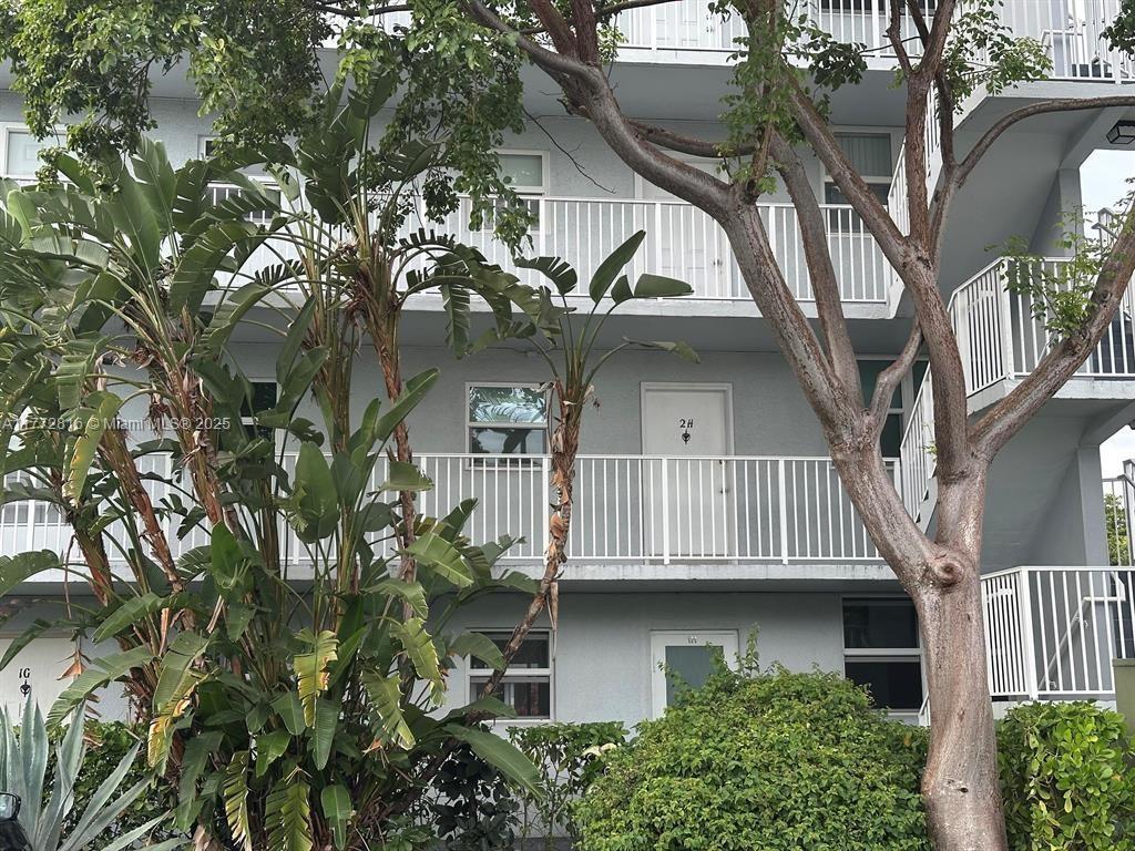 View photos, virtual tours, details... 113 Royal Park Dr 2H