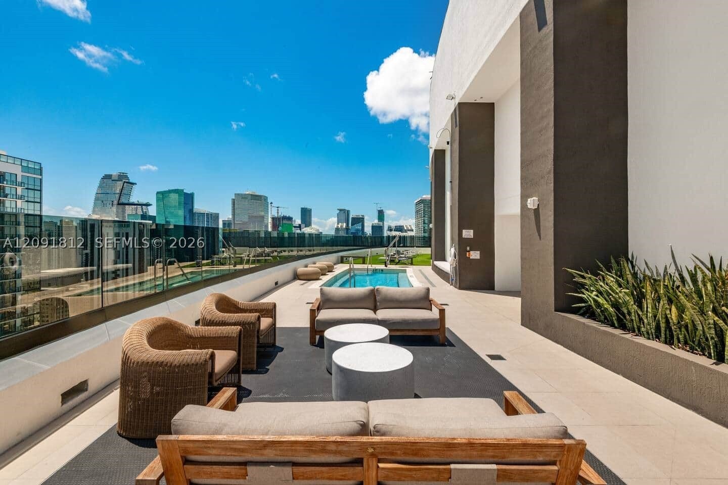 225 2nd St 3102