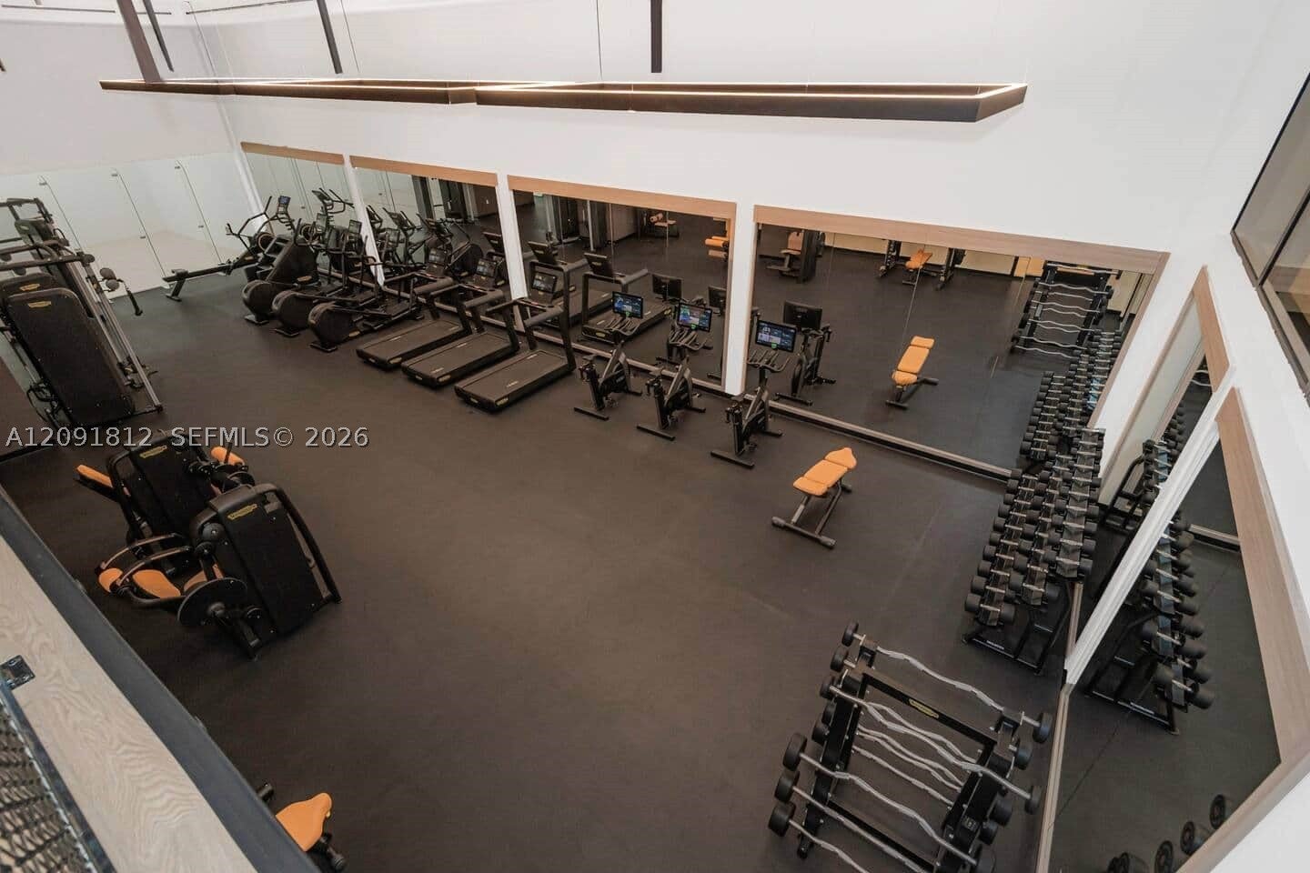 225 2nd St 3102