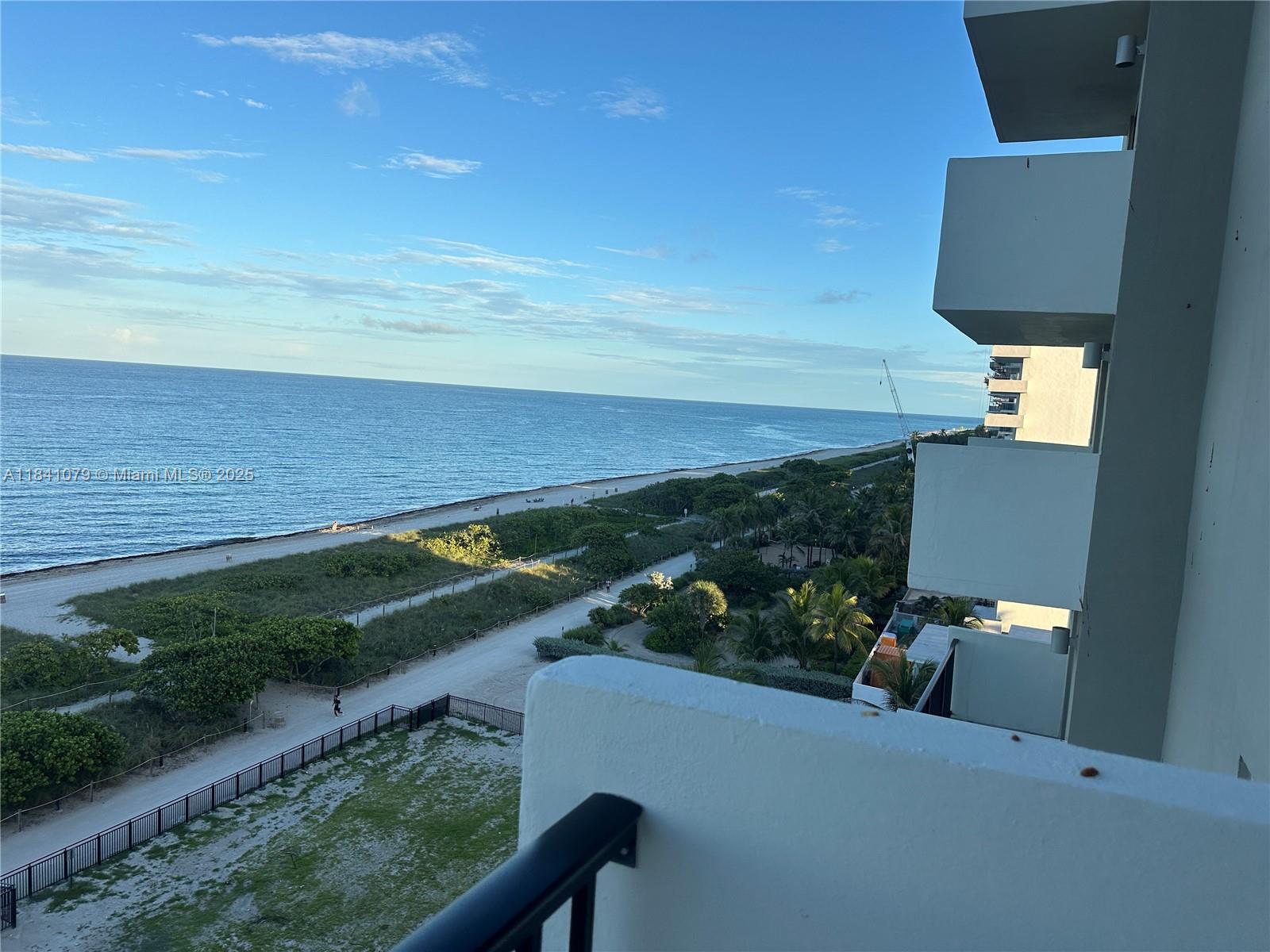 9273 Collins Ave 805