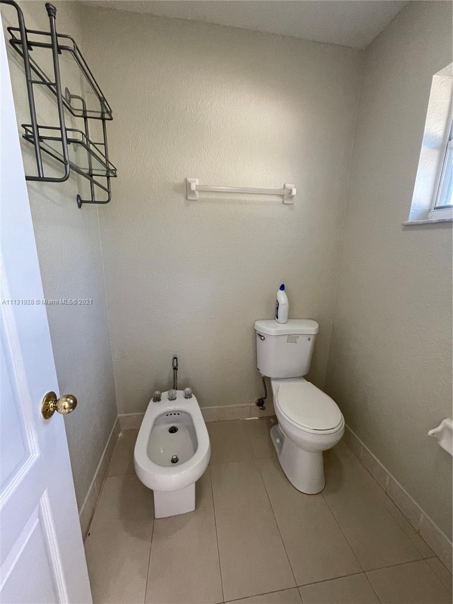 UNIVERSITY PARK WEST SEC - Residential Lease