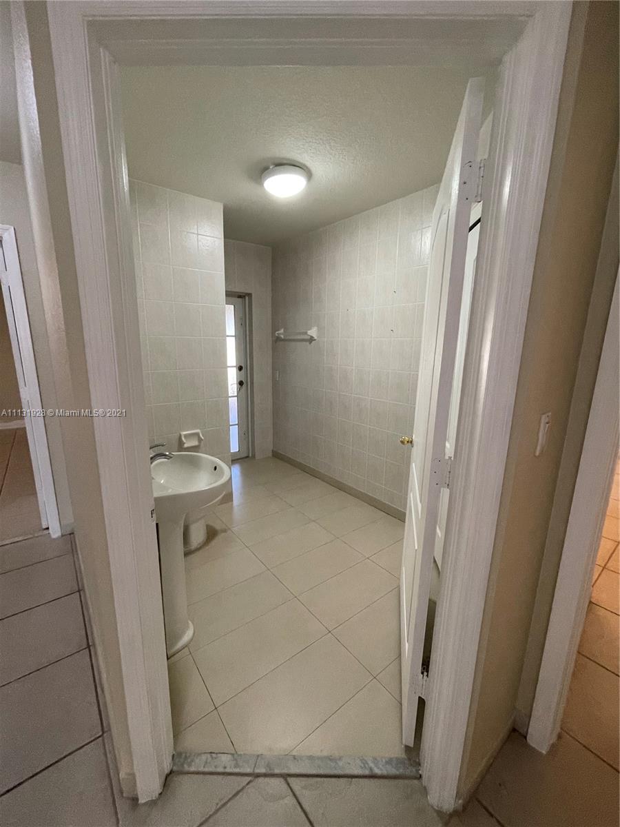 UNIVERSITY PARK WEST SEC - Residential Lease