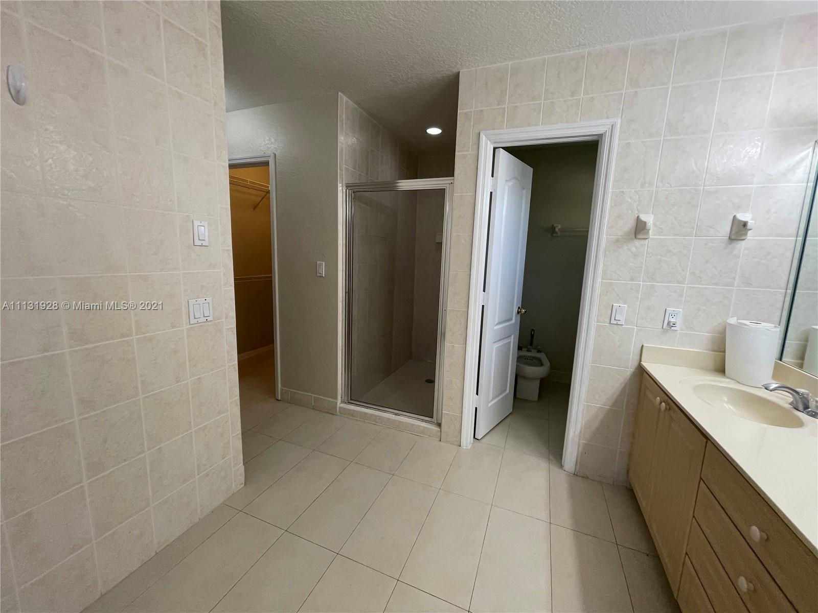 UNIVERSITY PARK WEST SEC - Residential Lease