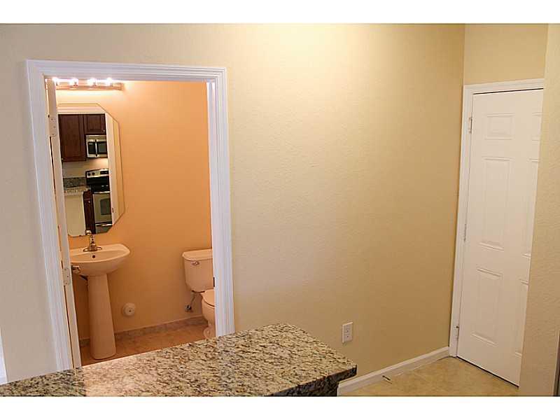 PALOMA LAKES CONDO NO 1 - Residential Lease
