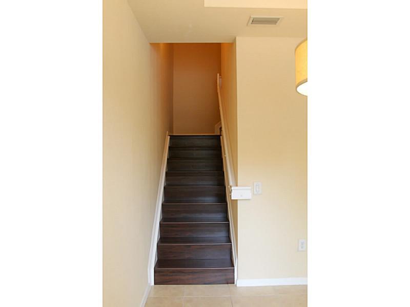 PALOMA LAKES CONDO NO 1 - Residential Lease