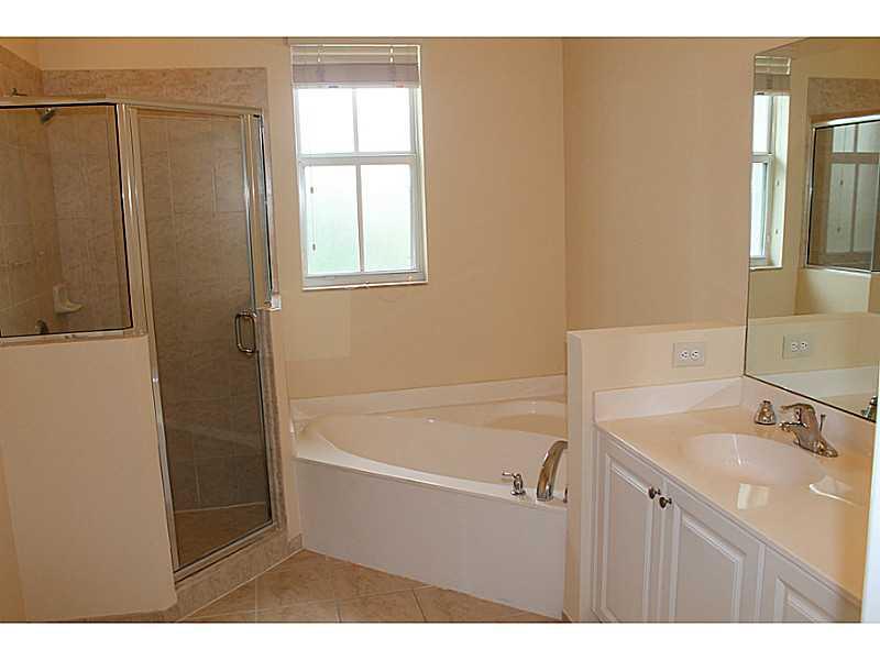 PALOMA LAKES CONDO NO 1 - Residential Lease