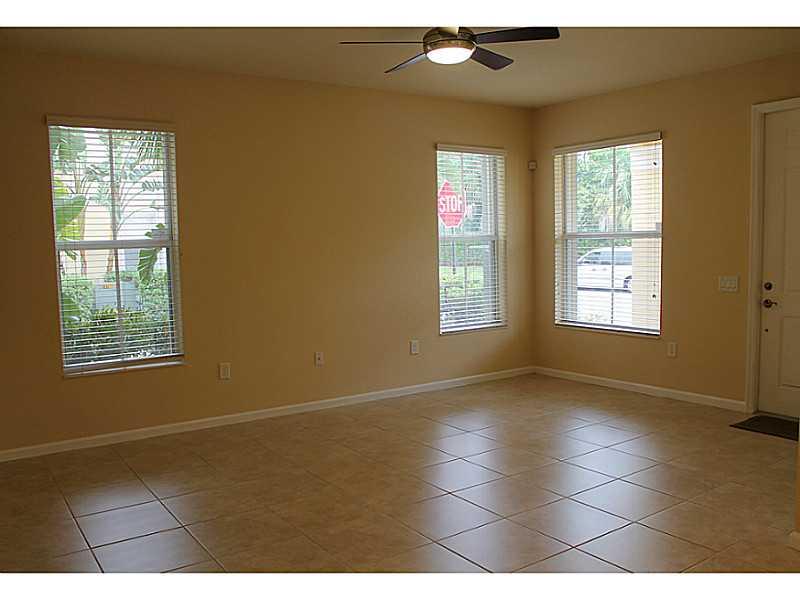PALOMA LAKES CONDO NO 1 - Residential Lease