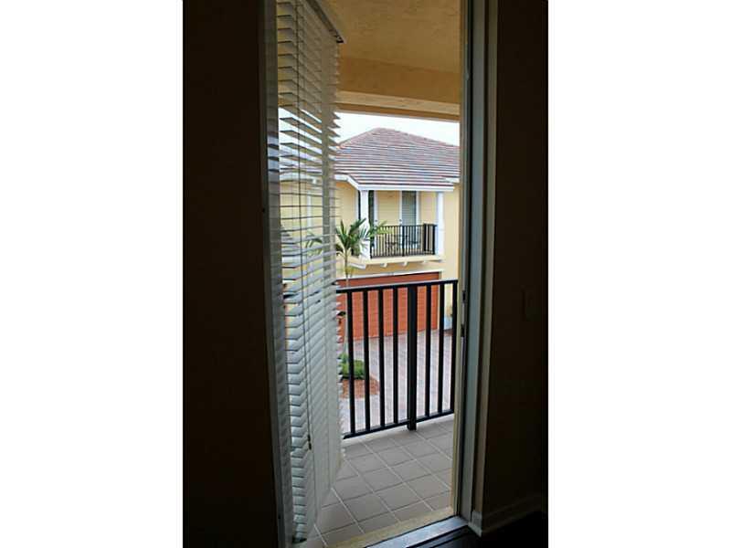 PALOMA LAKES CONDO NO 1 - Residential Lease