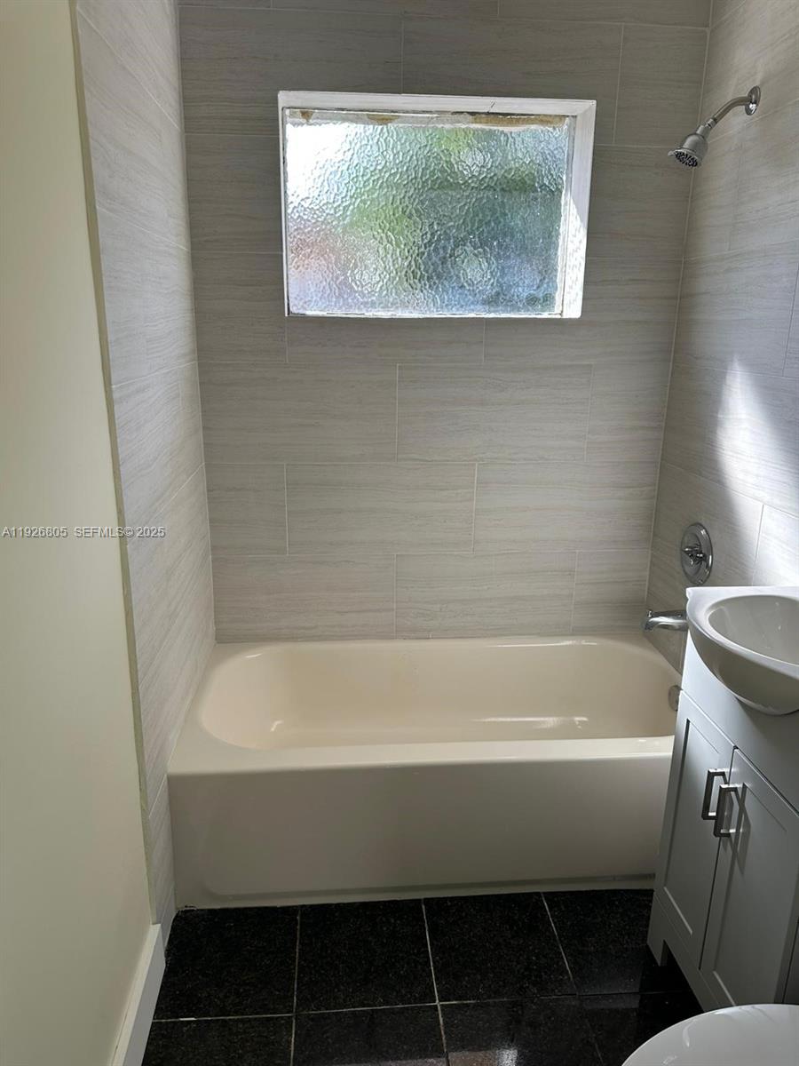 HALLANDALE GARDEN PARK - Residential Income