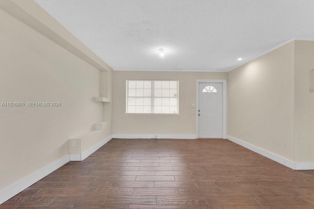 HALLANDALE GARDEN PARK - Residential Income