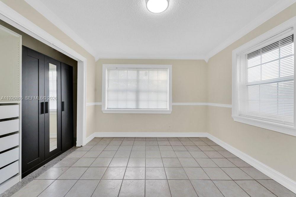 HALLANDALE GARDEN PARK - Residential Income