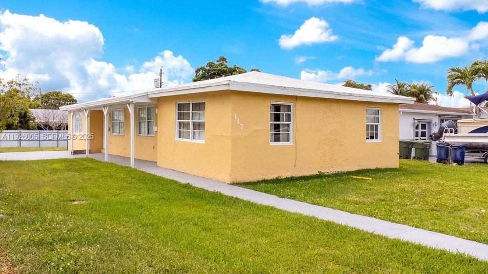 HALLANDALE GARDEN PARK - Residential Income