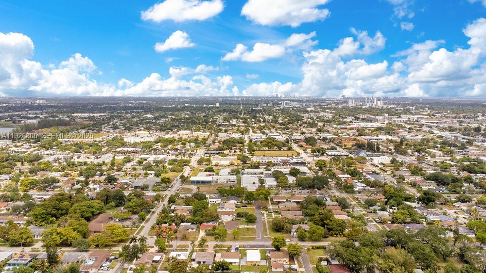 HALLANDALE GARDEN PARK - Residential Income