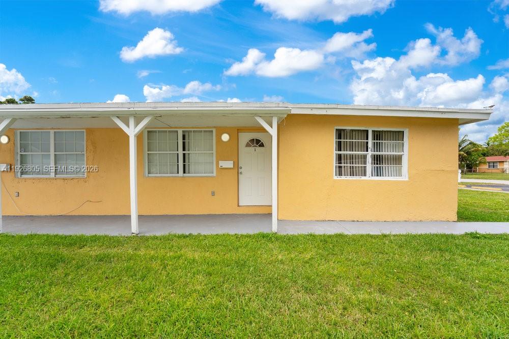 HALLANDALE GARDEN PARK - Residential Income
