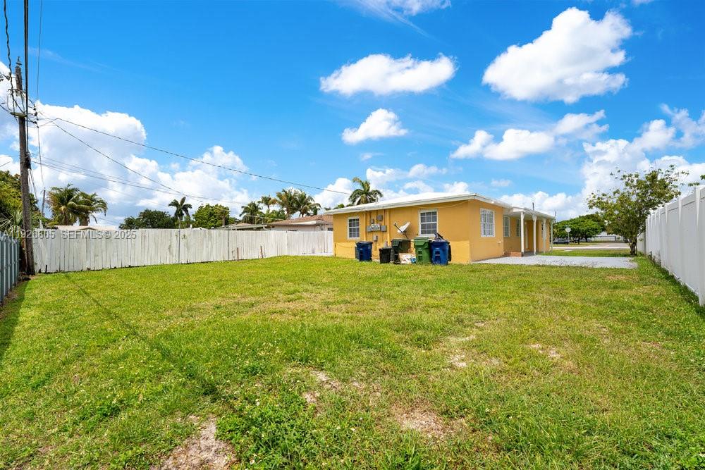 HALLANDALE GARDEN PARK - Residential Income