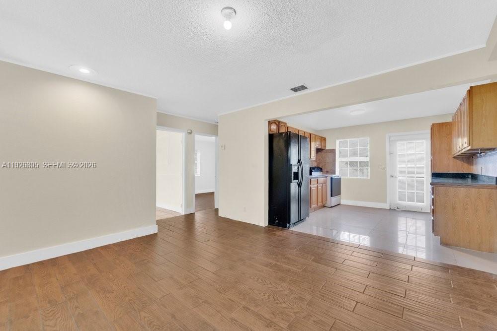HALLANDALE GARDEN PARK - Residential Income