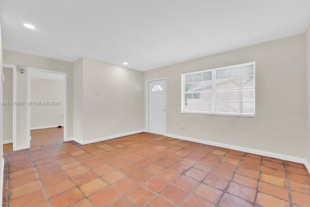 HALLANDALE GARDEN PARK - Residential Income