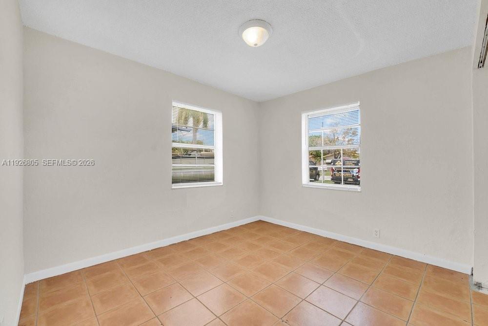 HALLANDALE GARDEN PARK - Residential Income