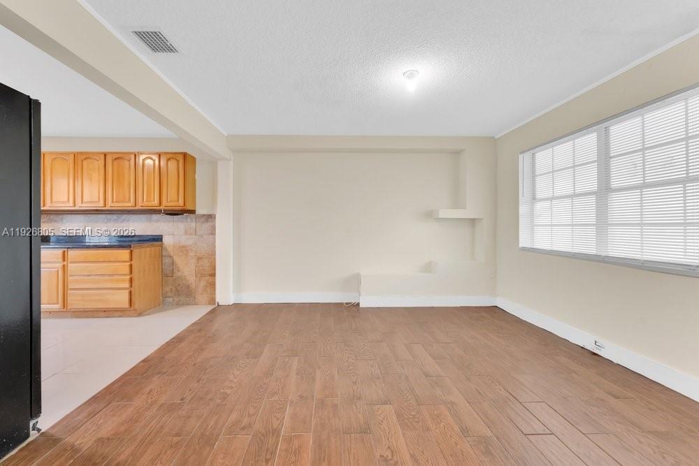 HALLANDALE GARDEN PARK - Residential Income