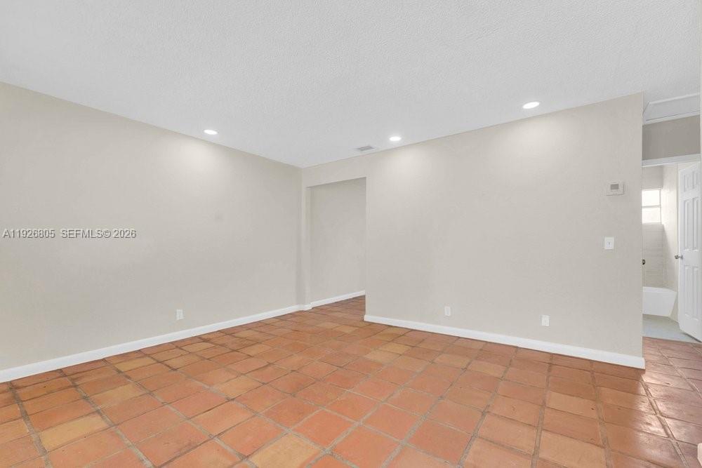 HALLANDALE GARDEN PARK - Residential Income