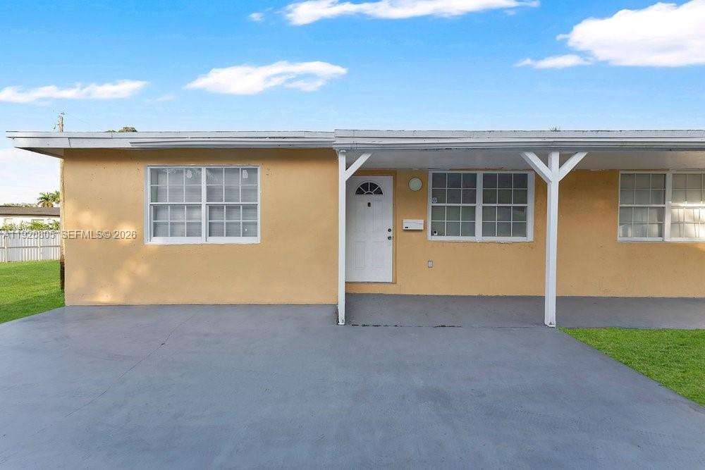HALLANDALE GARDEN PARK - Residential Income