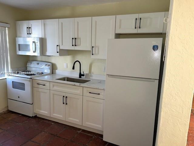 HALLANDALE GARDEN PARK - Residential Income