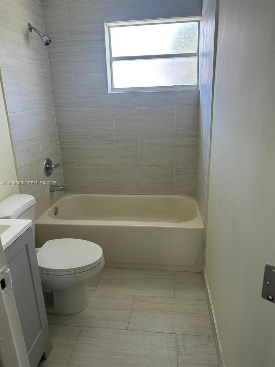 HALLANDALE GARDEN PARK - Residential Income