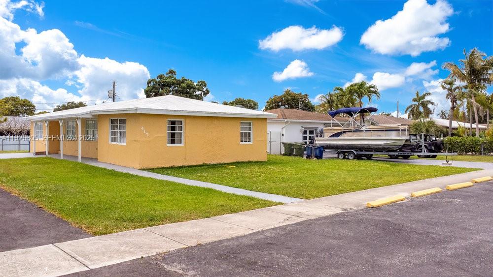 HALLANDALE GARDEN PARK - Residential Income
