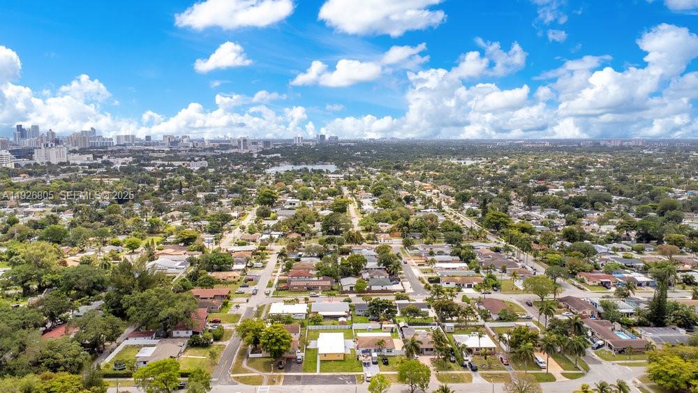HALLANDALE GARDEN PARK - Residential Income