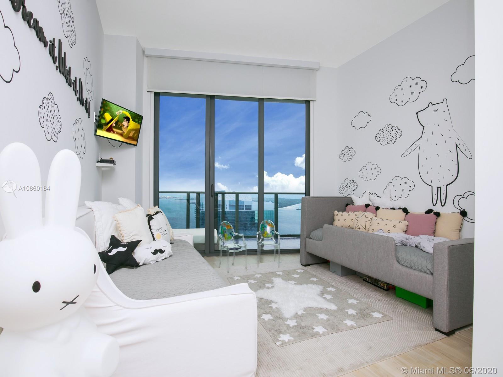 SLS BRICKELL - Residential