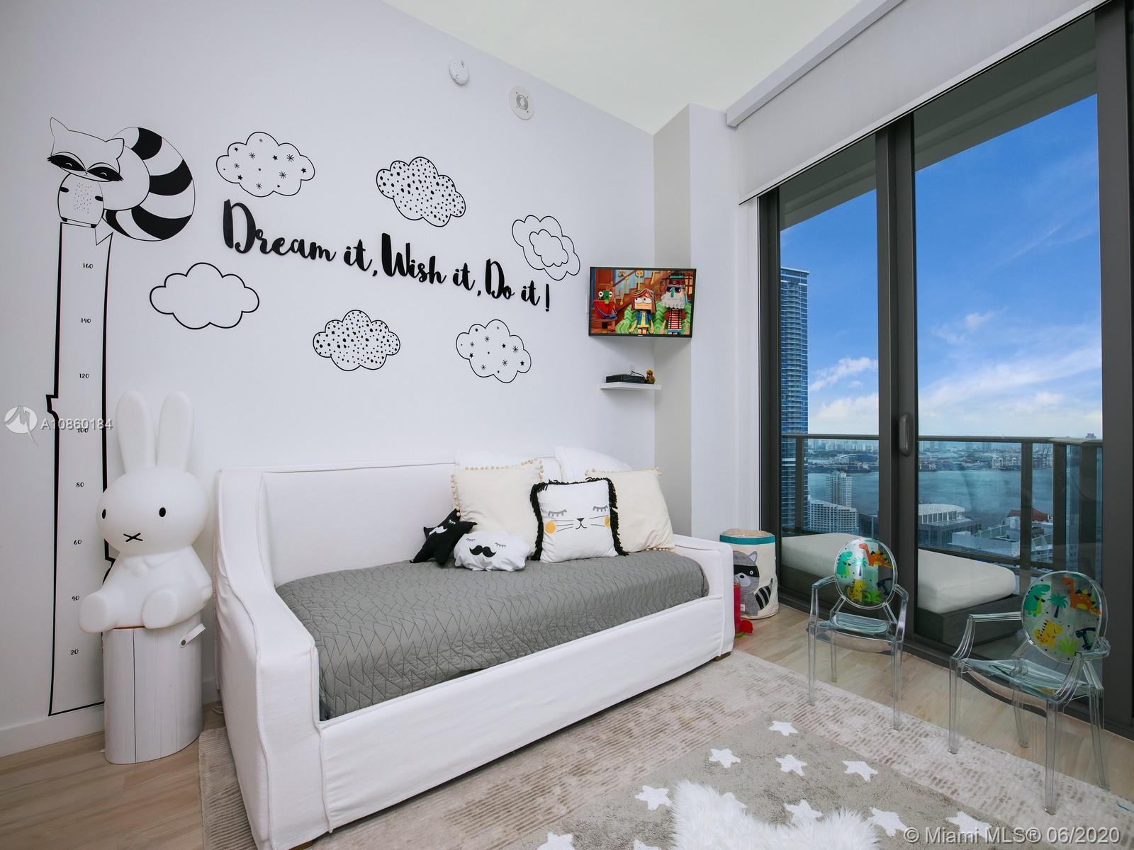 SLS BRICKELL - Residential