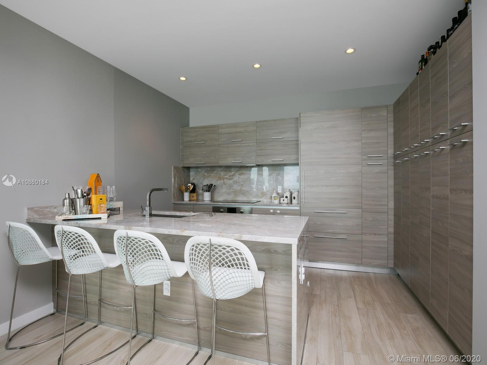 SLS BRICKELL - Residential