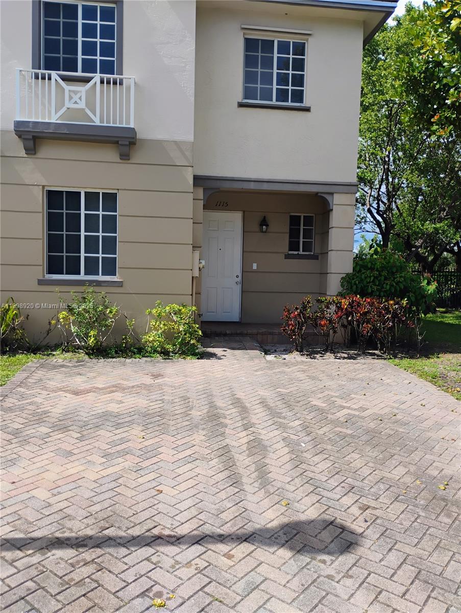 Don't miss this Clean guard gated community Townhose in Marsh Harbor, Rivier Beach, easy access priced to rent fast won't last act now 4/2.5