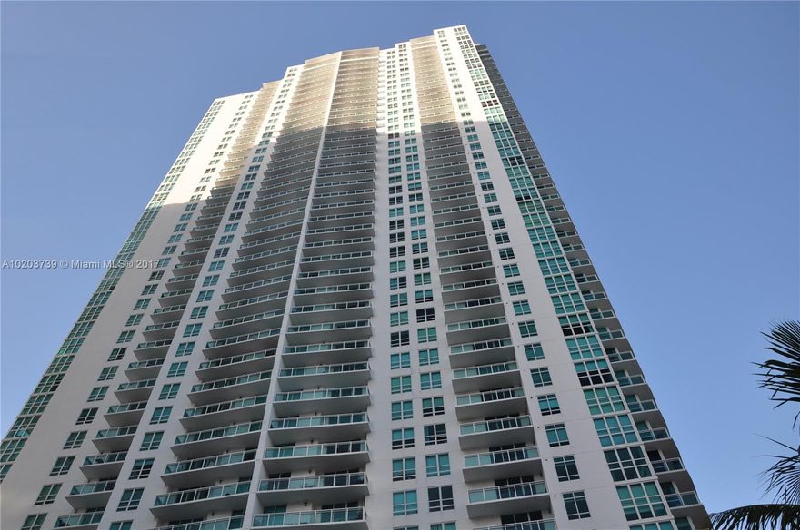 Spacious corner unit with amazing Biscayne Bay & city views. Italian kitchen with stainless steel appliances, granite & marble countertops. The building offers fantastic amenities; fully equipped gym, 2 heated pools, Steam room, Theater room, Business center, Party room, Pool table, Lounge, Spa, 24hr concierge & valet. A couple blocks away from Brickell City Centre and Mary Brickell Village, close to Metro Mover, take your pick of restaurants and nightlife all around. Few minutes from downtown and I-95.