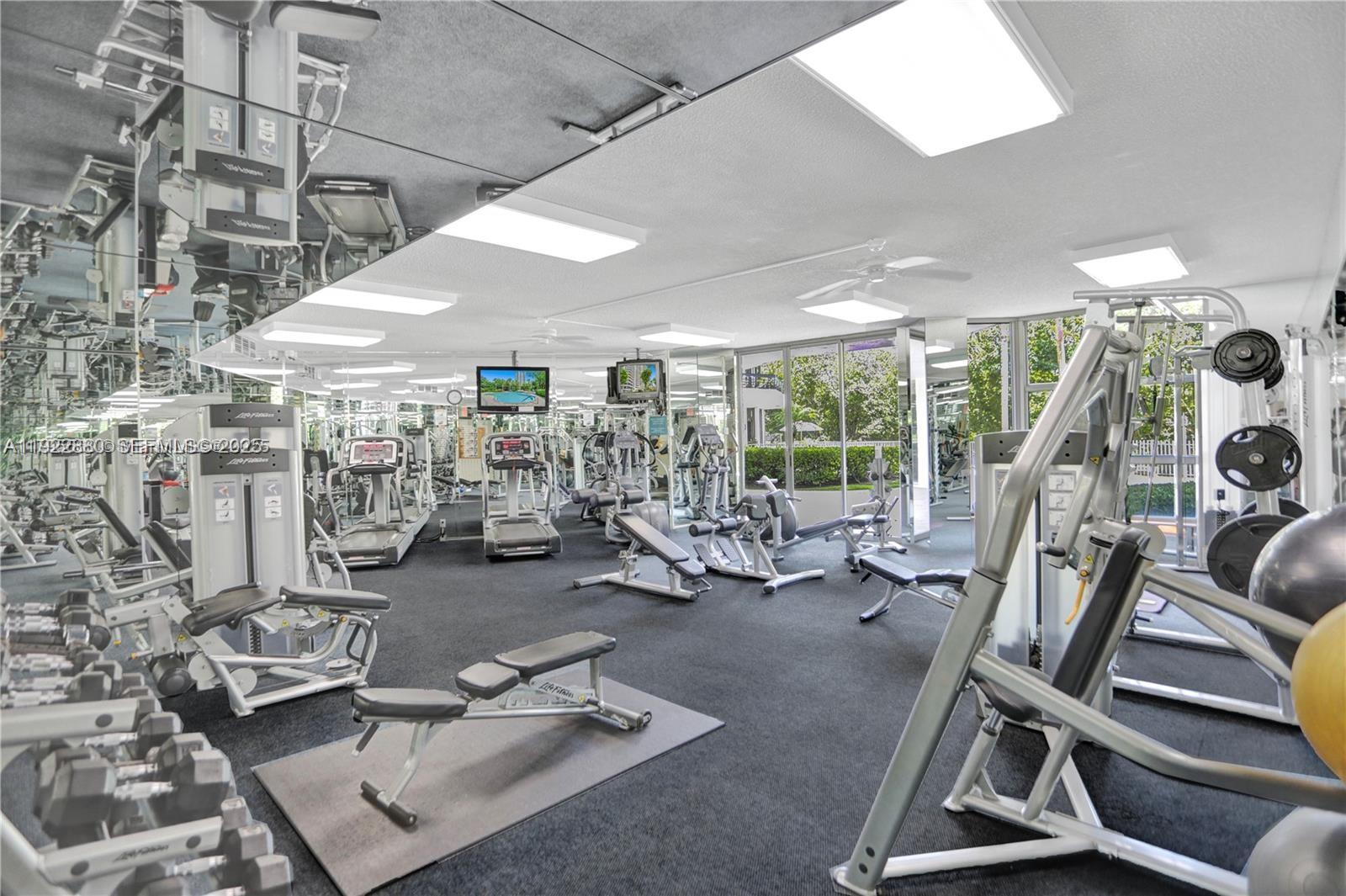 MYSTIC POINTE TOWER 600 C - Residential