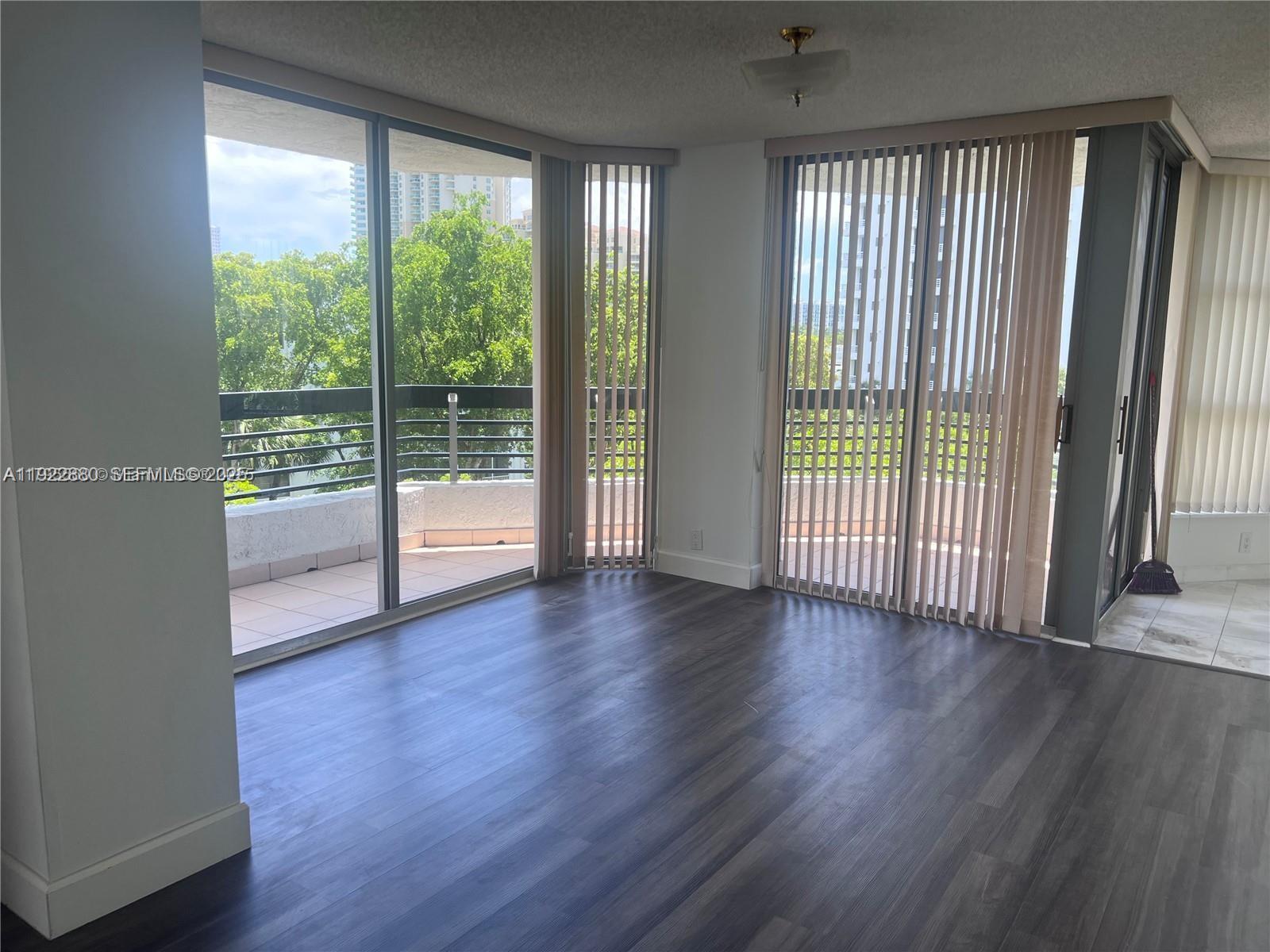 MYSTIC POINTE TOWER 600 C - Residential