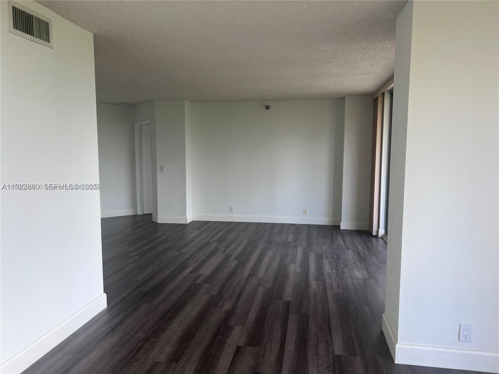 MYSTIC POINTE TOWER 600 C - Residential