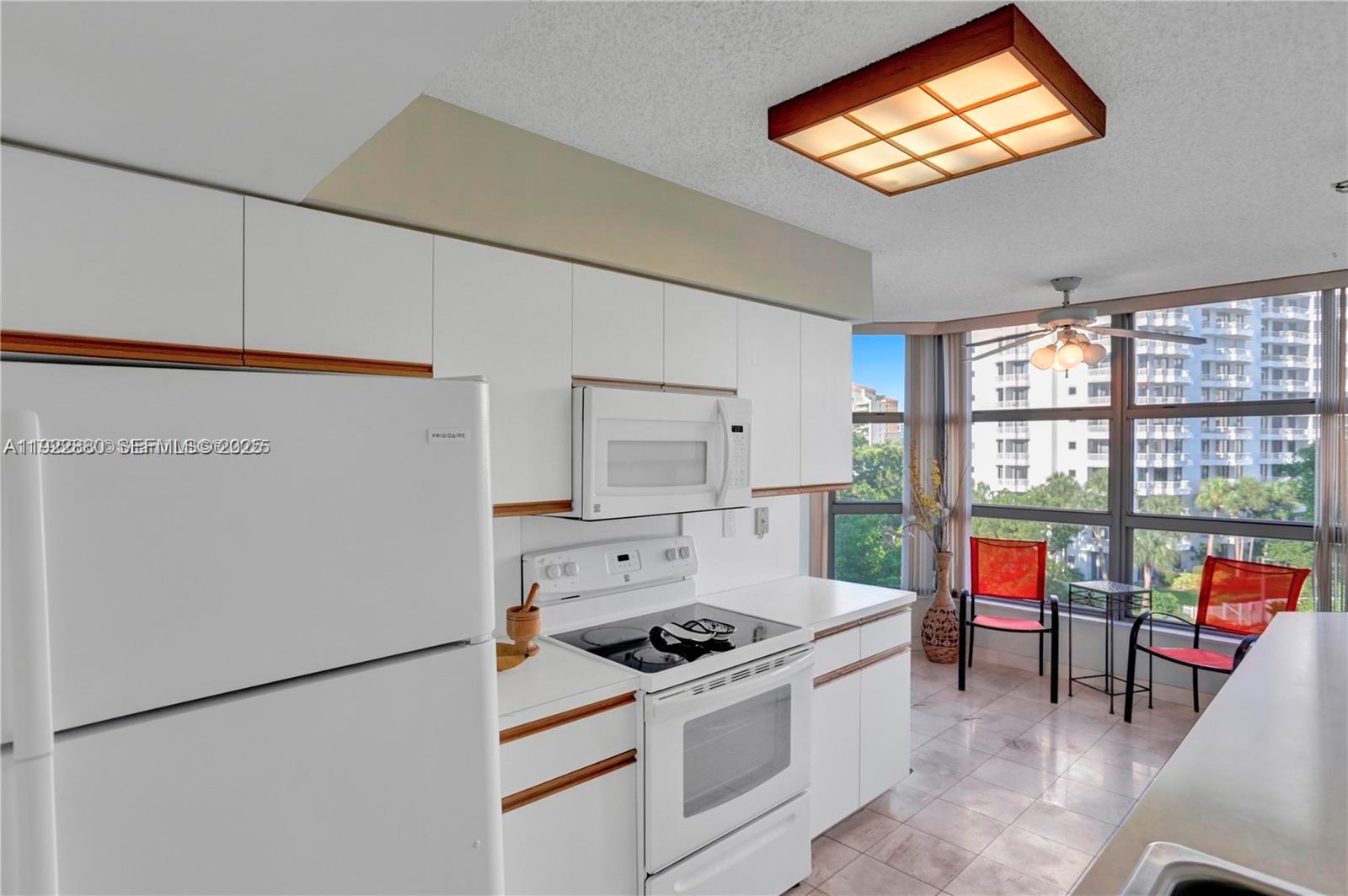 MYSTIC POINTE TOWER 600 C - Residential