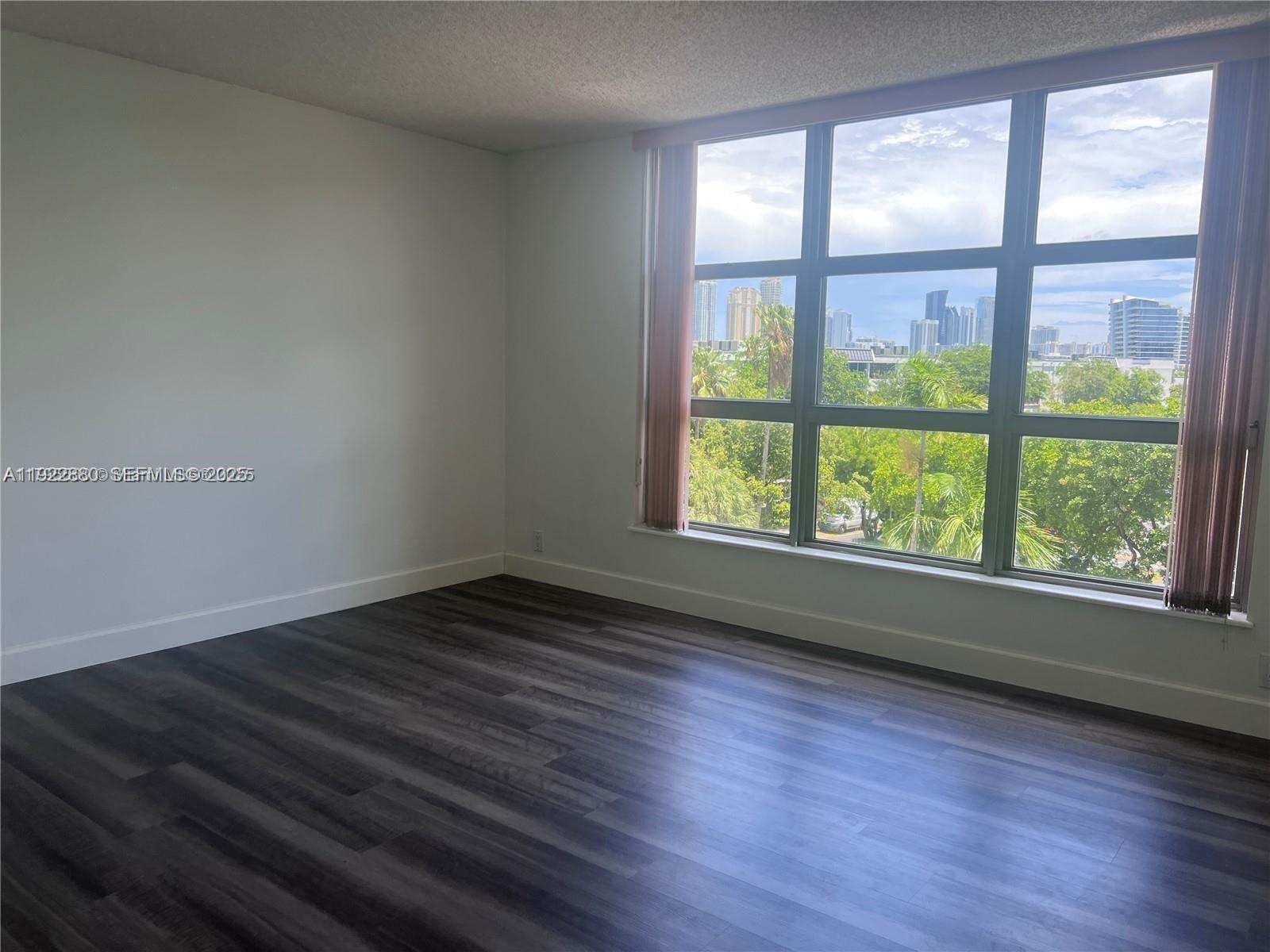 MYSTIC POINTE TOWER 600 C - Residential