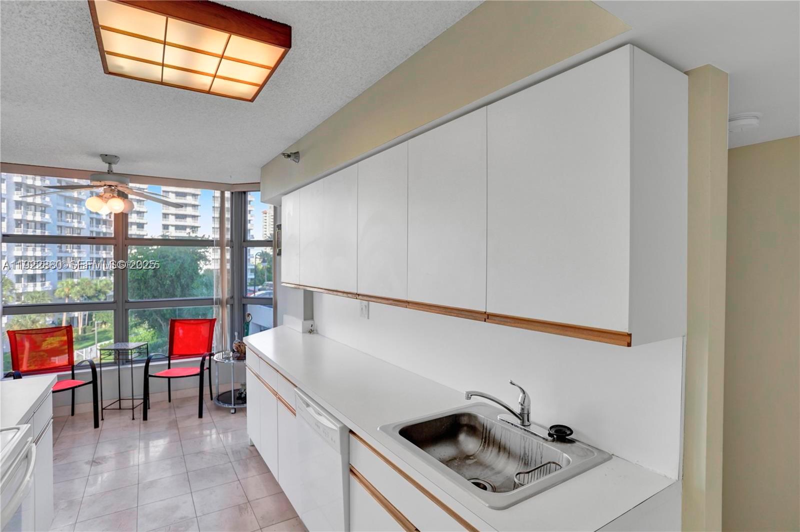 MYSTIC POINTE TOWER 600 C - Residential