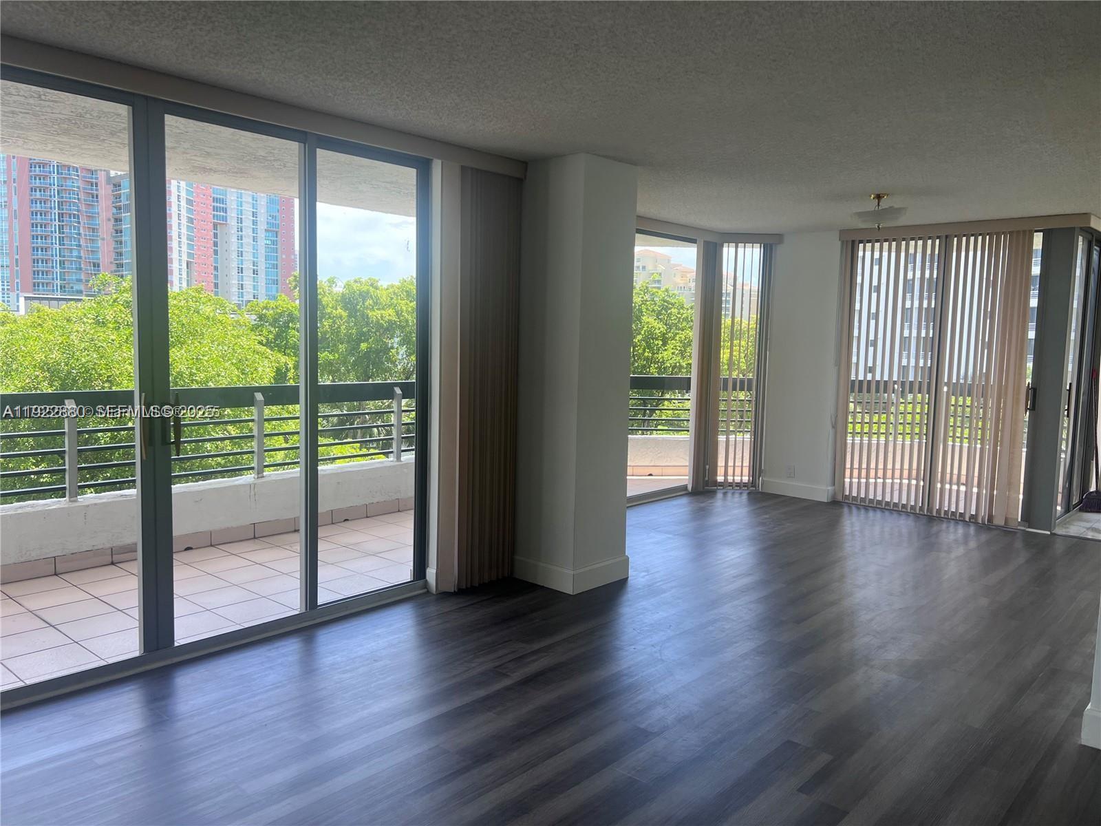 MYSTIC POINTE TOWER 600 C - Residential