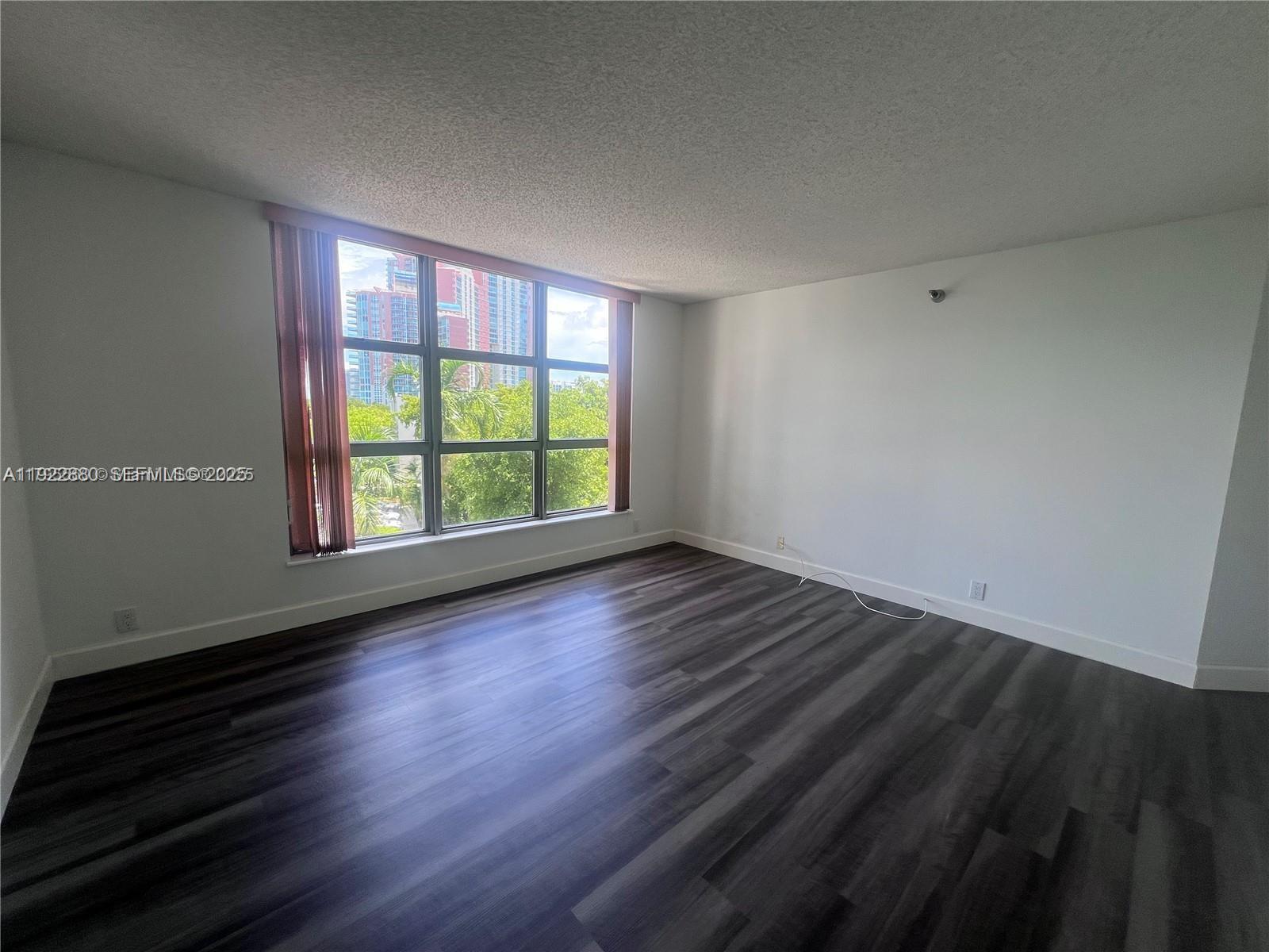 MYSTIC POINTE TOWER 600 C - Residential