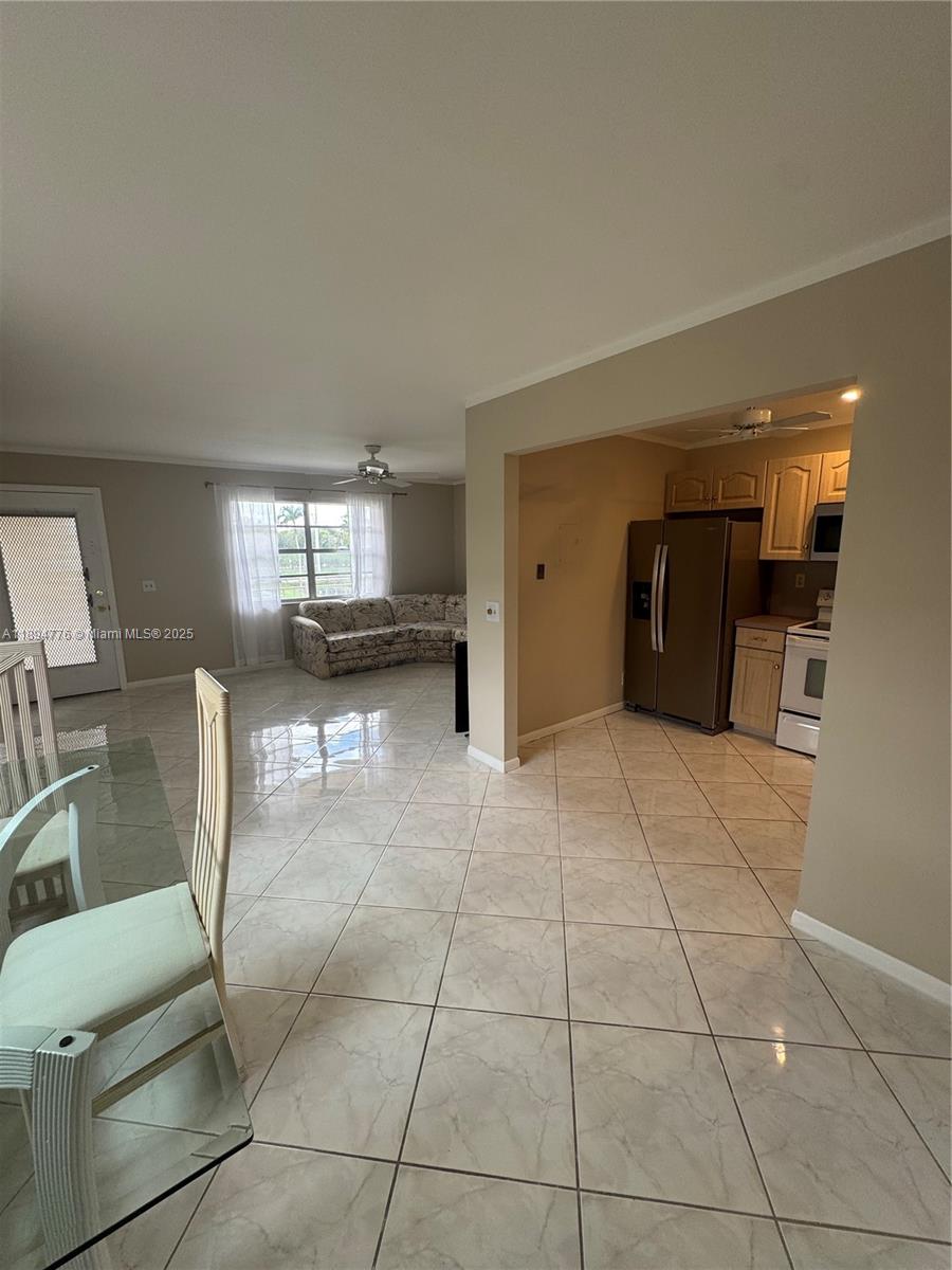 KINGS POINT BURGUNDY COND - Residential