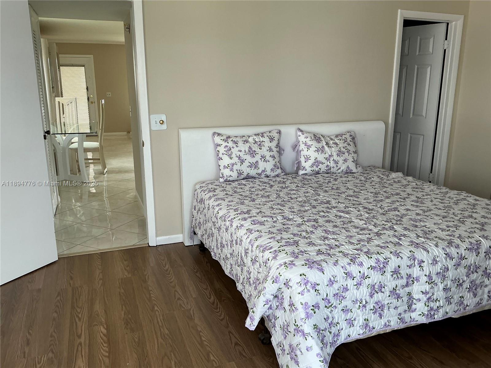 KINGS POINT BURGUNDY COND - Residential